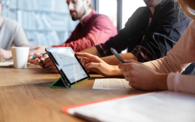 Locar tablets com configura&ccedil;&atilde;o personalizada: entenda as vantagens