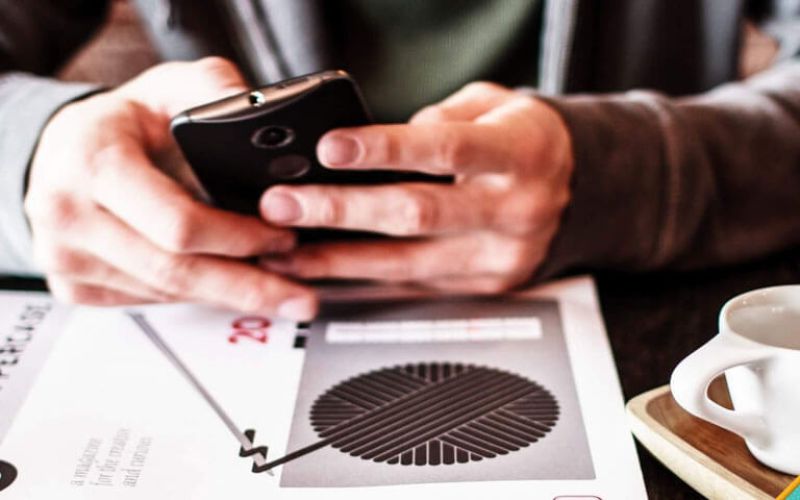 Aluguel de celular corporativo: por que investir e como funciona?